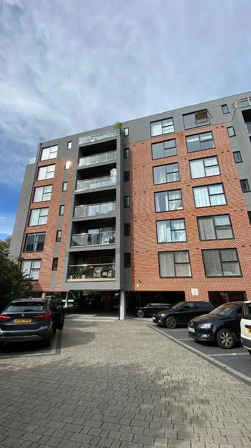 Modern Central Flat With Balcony & Free Parking On-Site Bournemouth 0*,  United Kingdom