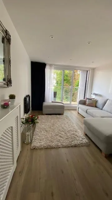 Modern Central Flat With Balcony & Free Parking On-Site Bournemouth United Kingdom